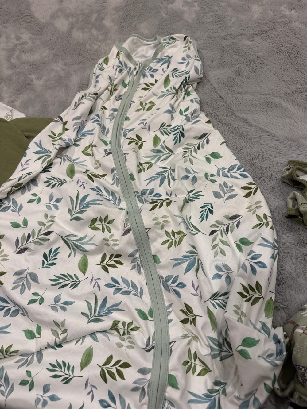 4 bundle toddler Olive Green Giraffe Print sleep suit Set - Picture 3 of 5